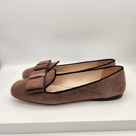 Prada, nude suede flats with bow. Size 39 - Picture 2 of 8